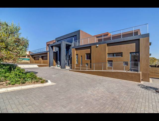 5 BEDROOM GOLF ESTATE FOR SALE IN STEYN CITY